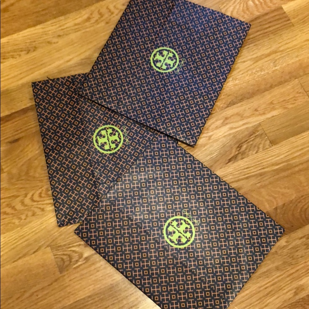 3 paper envelopes Tory Burch